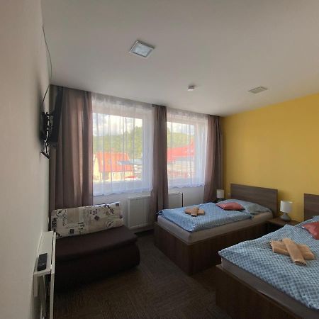 Penzion&restaurant Teplanka Povazska Bystrica Bagian luar foto